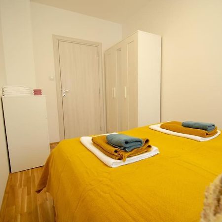 White Fields-Central 2-Bdrm Apartment With Parking Novi Sad Exterior photo
